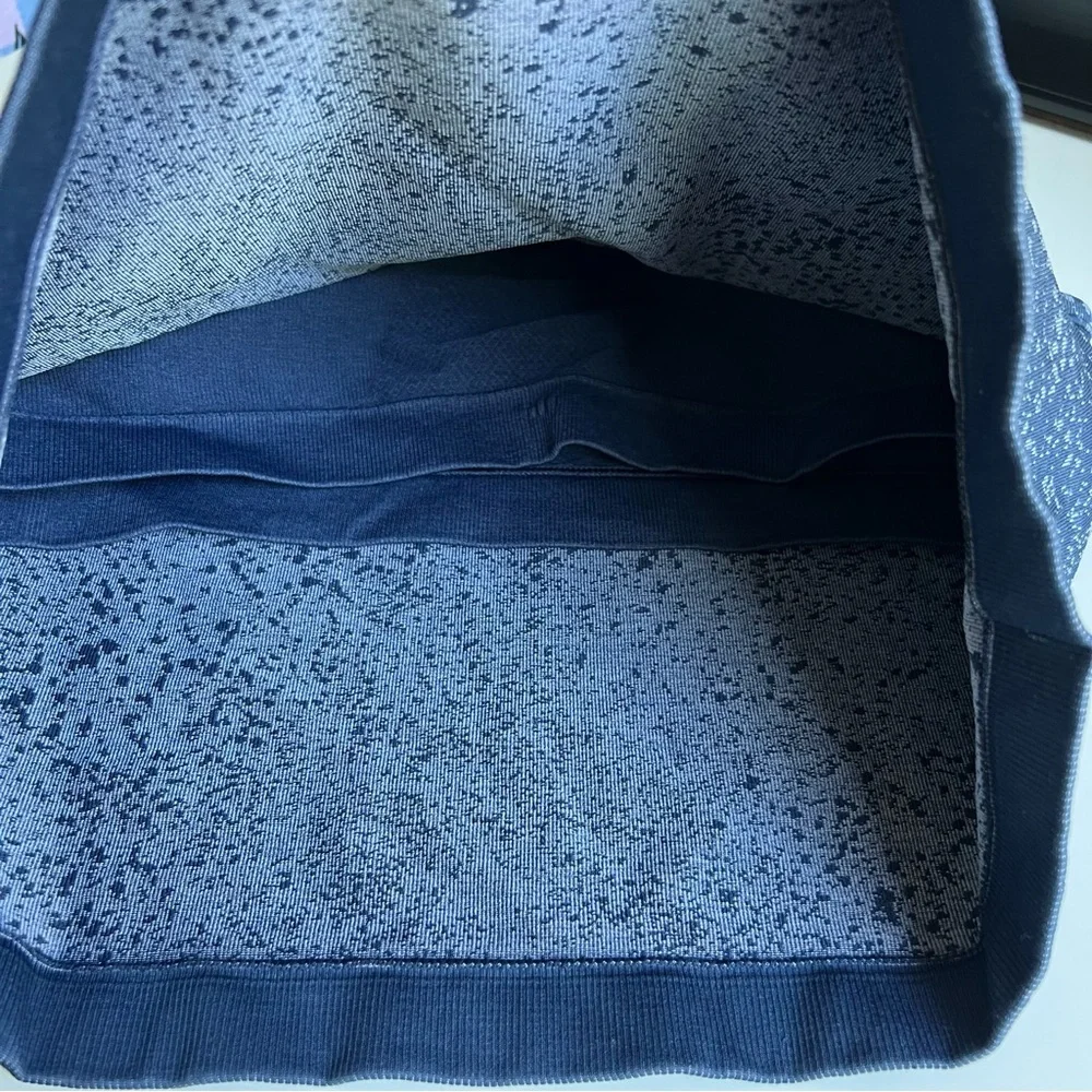 Lululemon Ebb Speckled Cropped Racerback Tank/Sports Bra - Picture 7 of 8